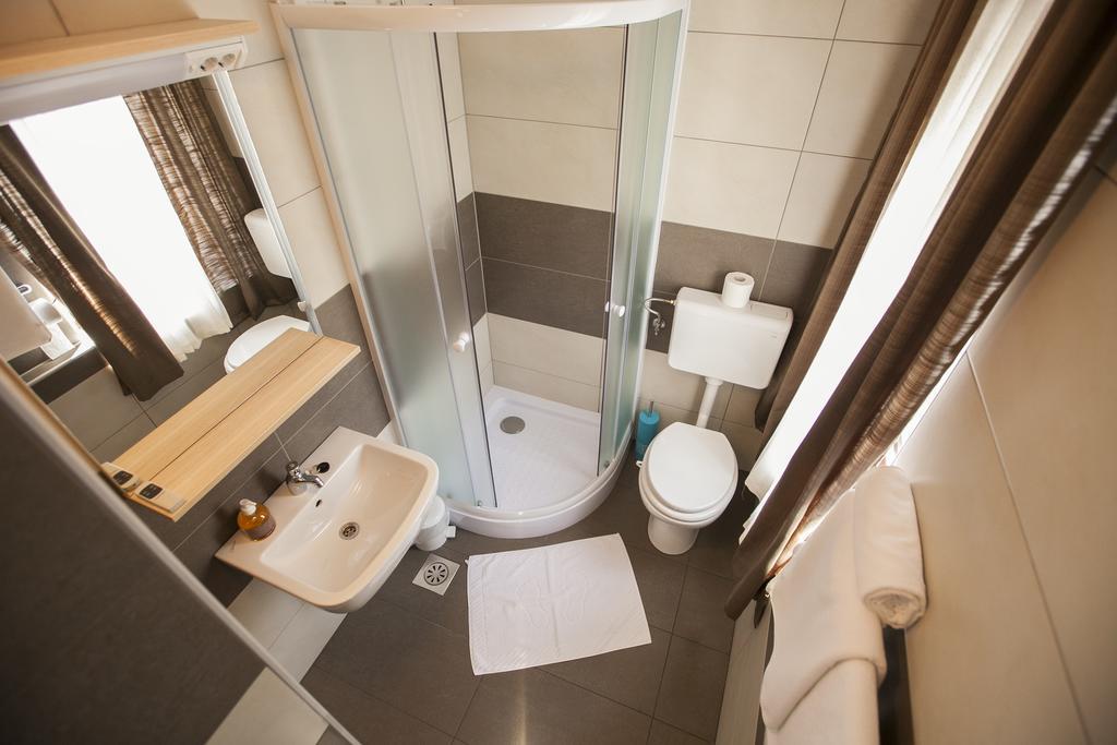 Sweet Dreams Rooms And Apartments Postojna Extérieur photo