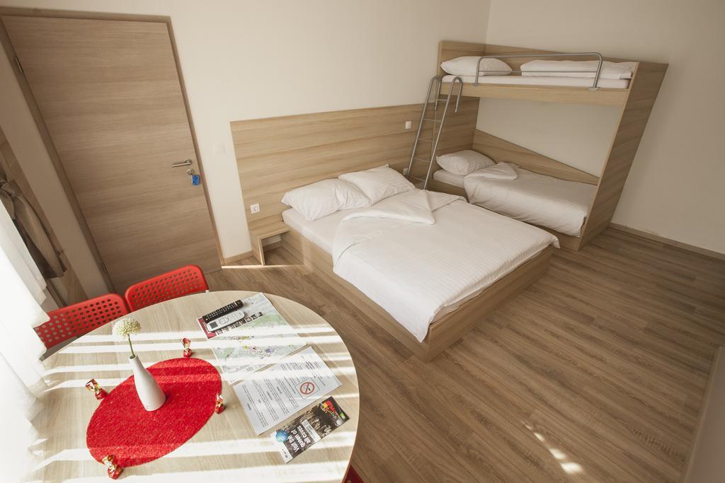 Sweet Dreams Rooms And Apartments Postojna Chambre photo