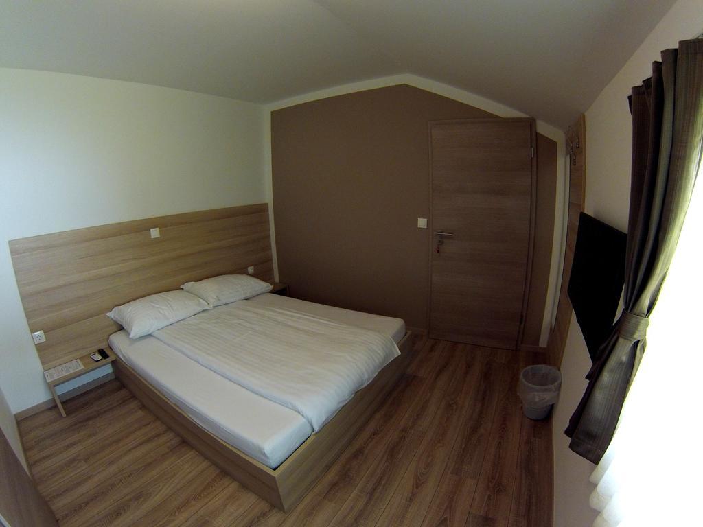 Sweet Dreams Rooms And Apartments Postojna Chambre photo