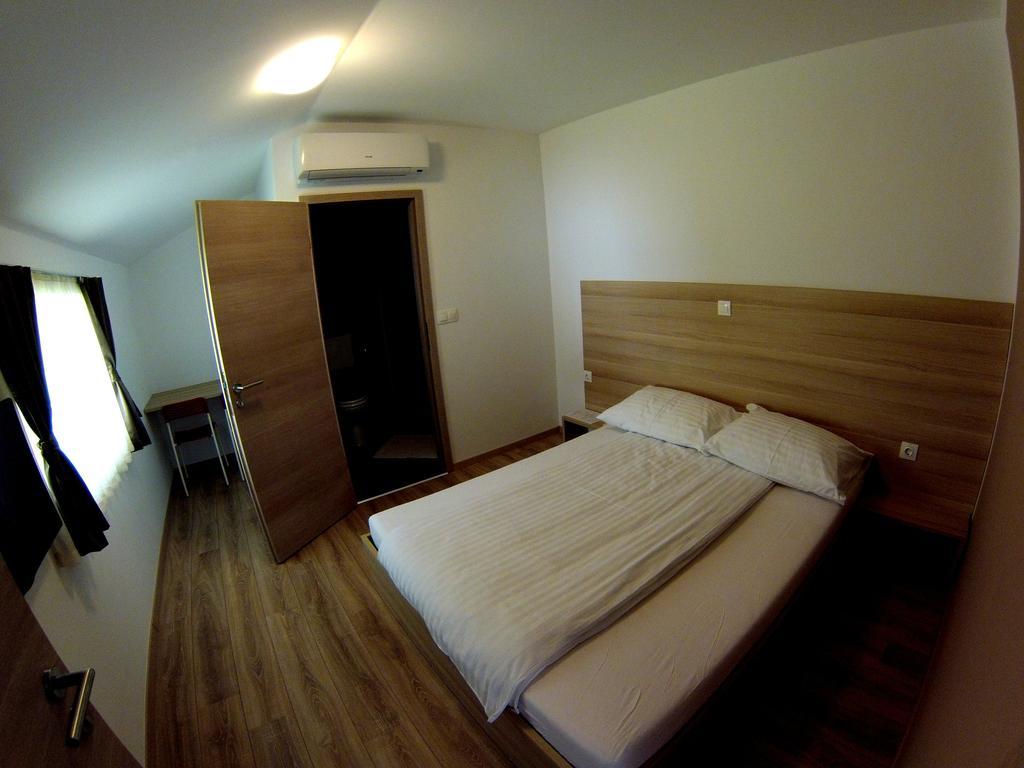 Sweet Dreams Rooms And Apartments Postojna Chambre photo