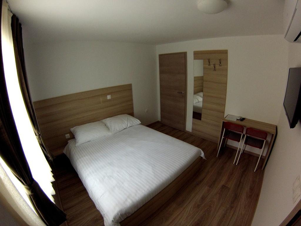 Sweet Dreams Rooms And Apartments Postojna Chambre photo