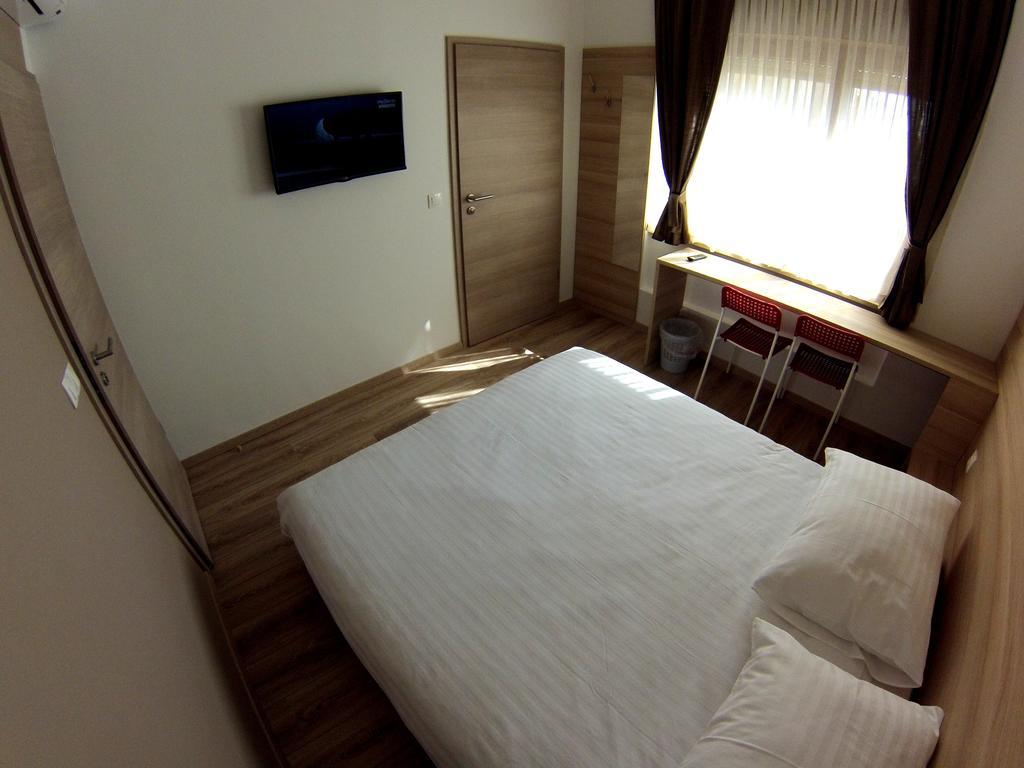 Sweet Dreams Rooms And Apartments Postojna Chambre photo